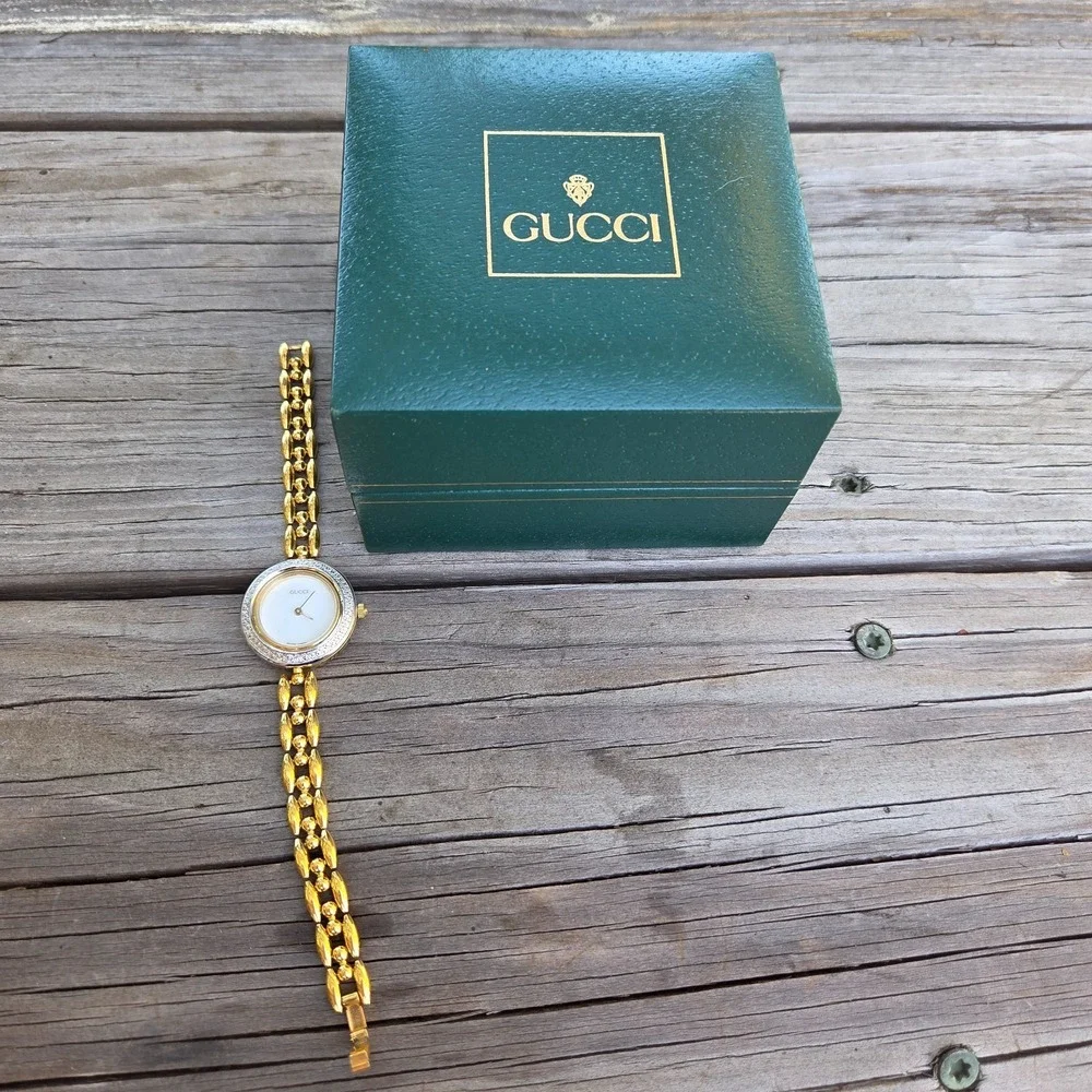 Gucci 1200 Diamond Cut Gold Tone Wrist Vintage Womens Watch Box & New Battery